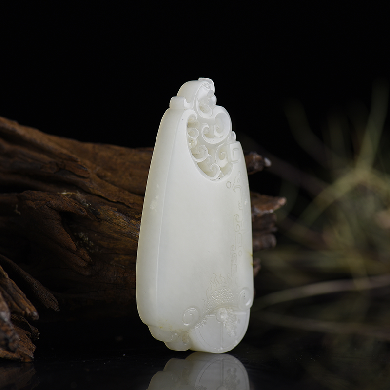 和田白玉府上有龙吊坠-红掌柜