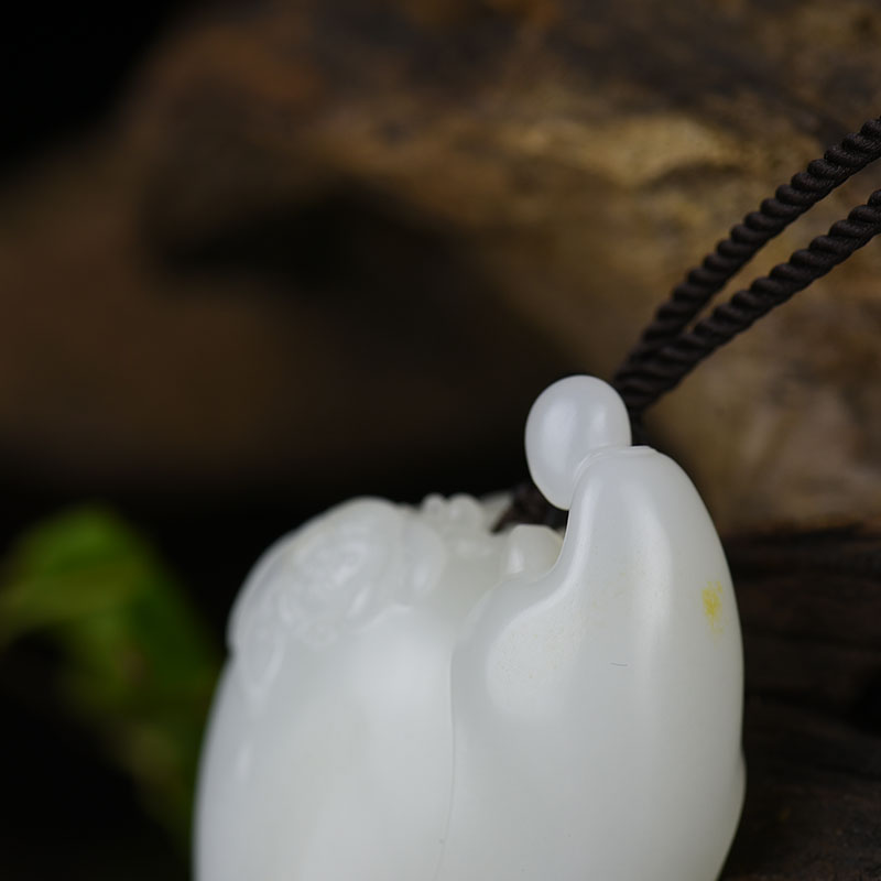 和田白玉吊坠-红掌柜