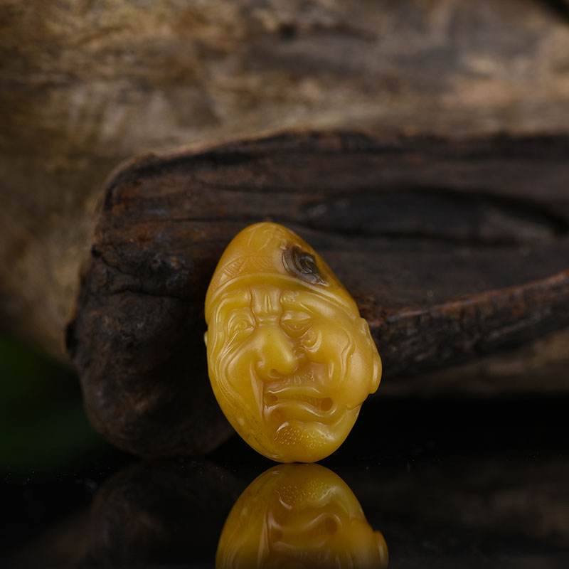 籽料俏色和田玉济世活佛吊坠-红掌柜