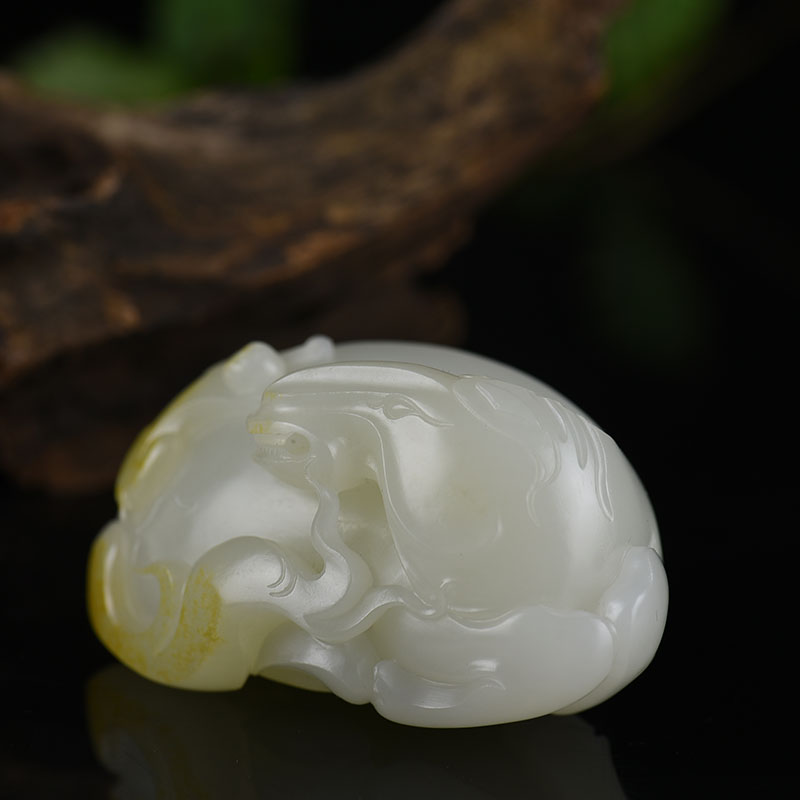 籽料俏色和田玉手把件-红掌柜