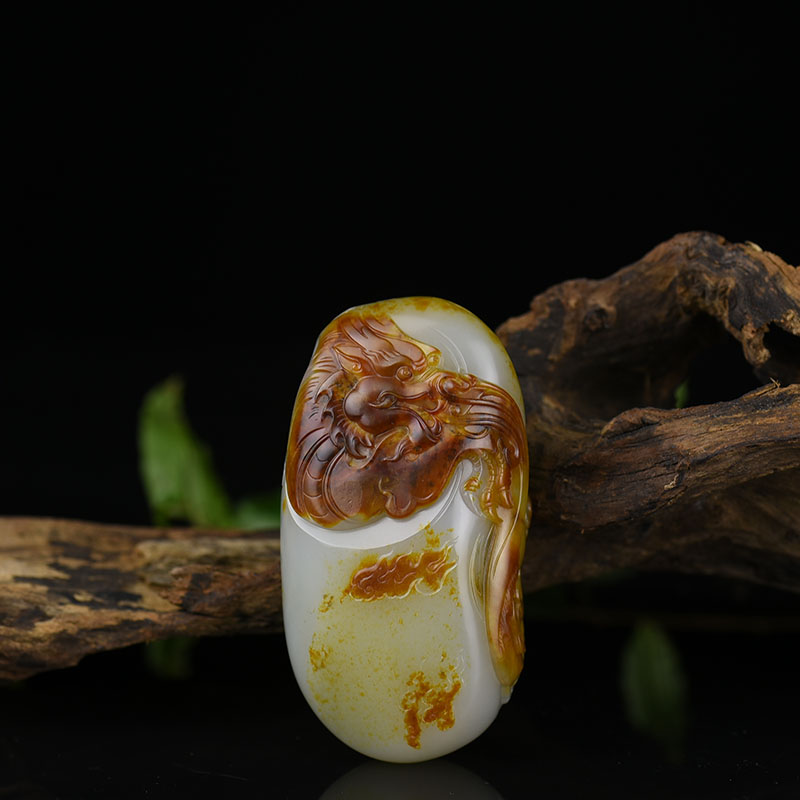 天然俏色和田玉辰龙手把件-红掌柜