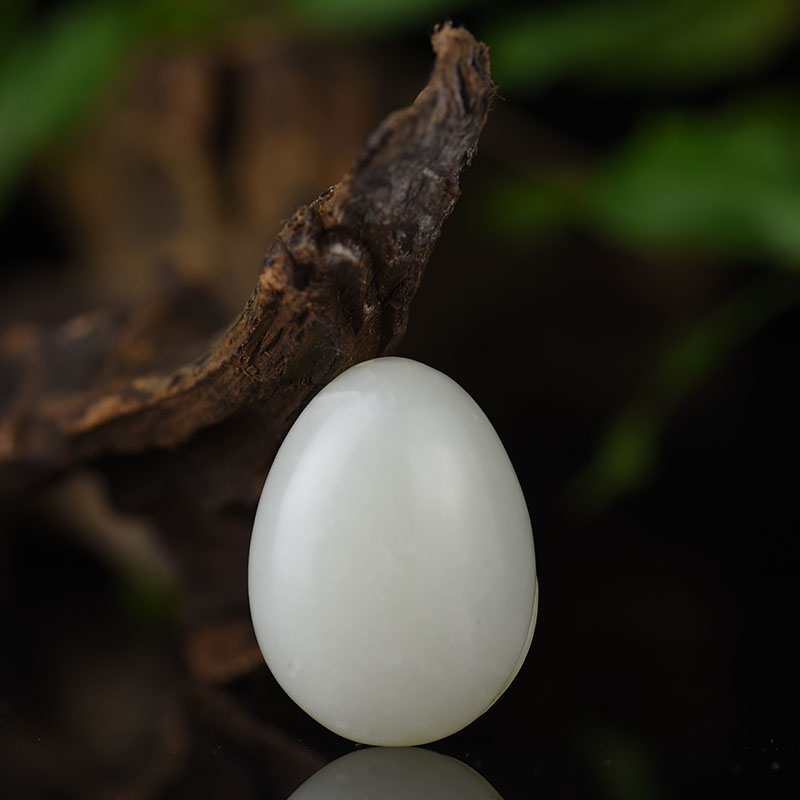 籽料俏色和田玉蝶恋花吊坠-红掌柜