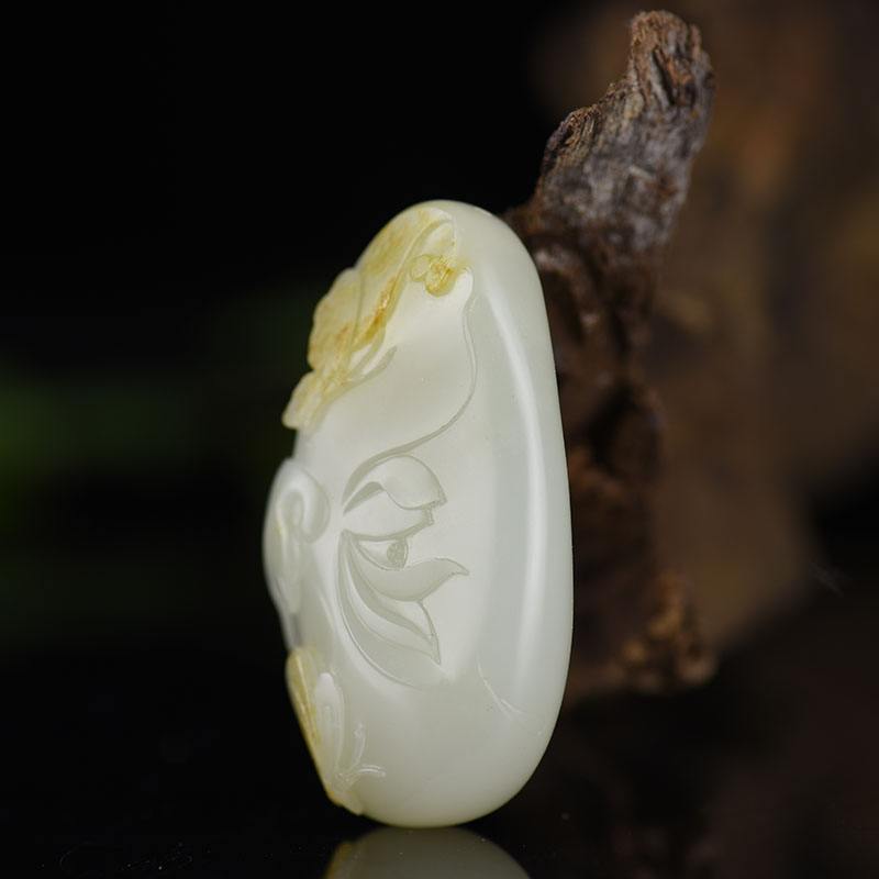 天然俏色和田玉蝶恋花吊坠-红掌柜