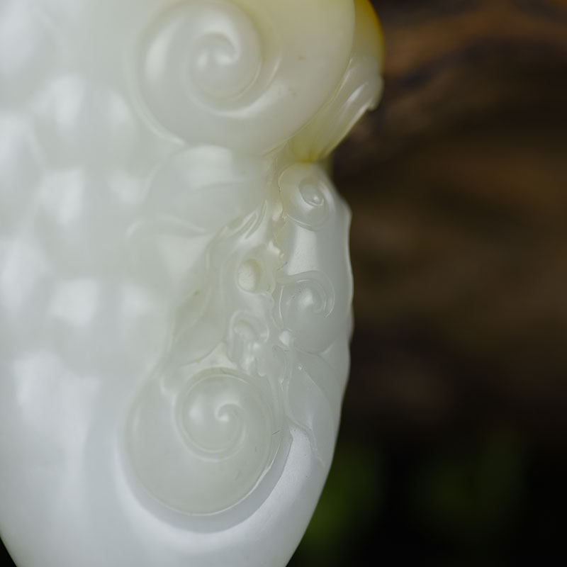 天然和田玉后来居上手把件-红掌柜