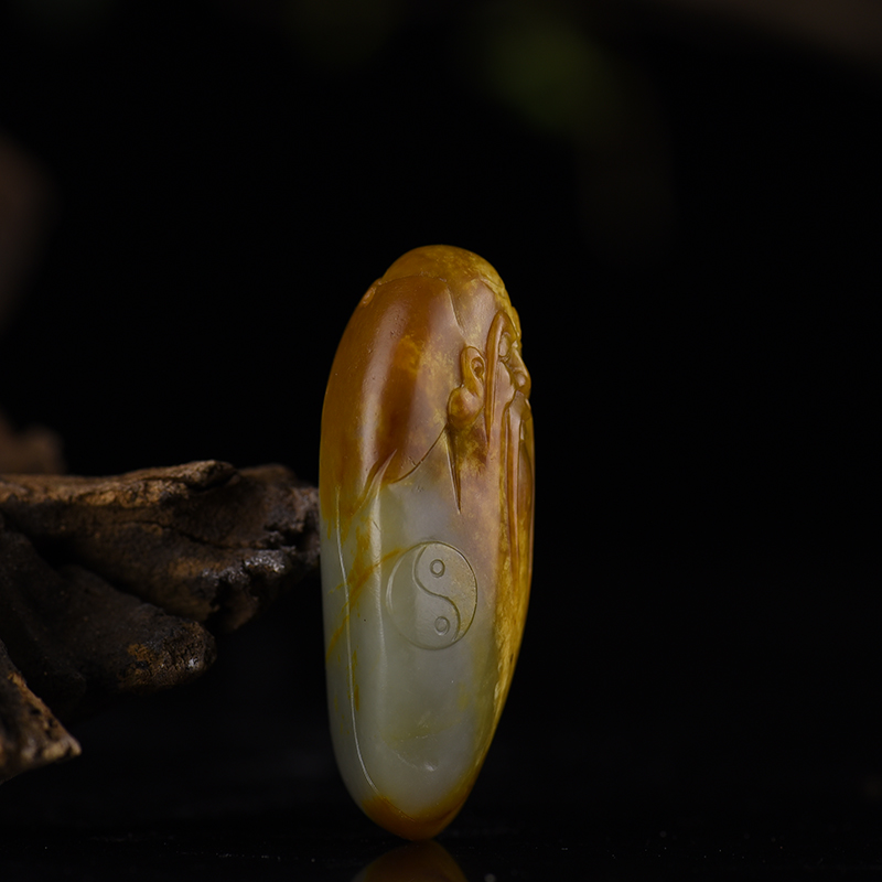 和田青白玉吊坠-红掌柜