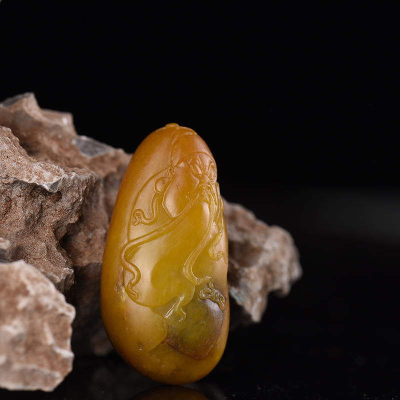 和田黄沁关公吊坠-红掌柜