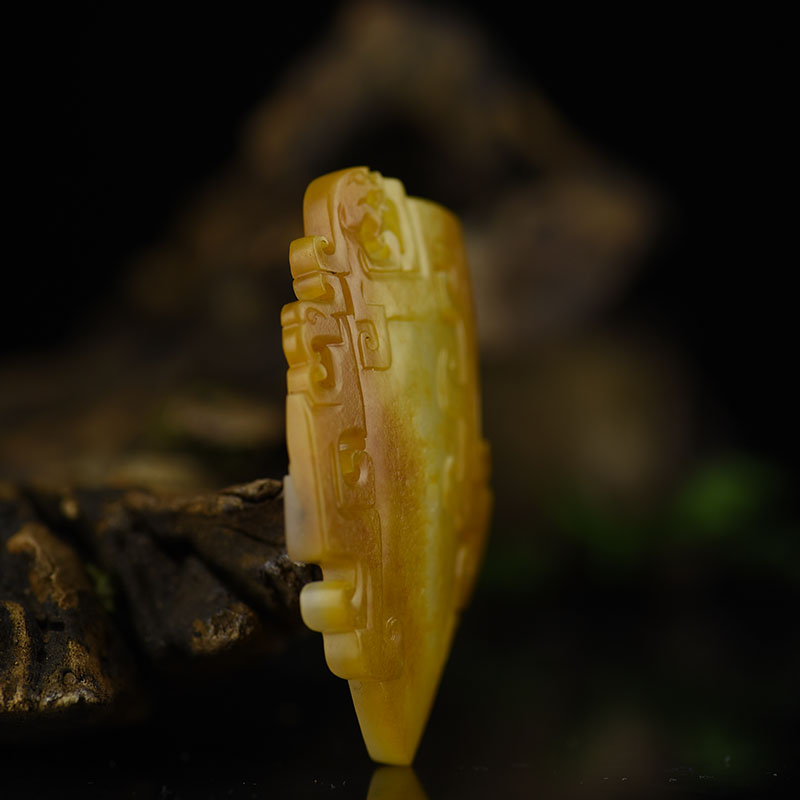 新疆籽料俏色和田玉龙凤佩吊坠-红掌柜