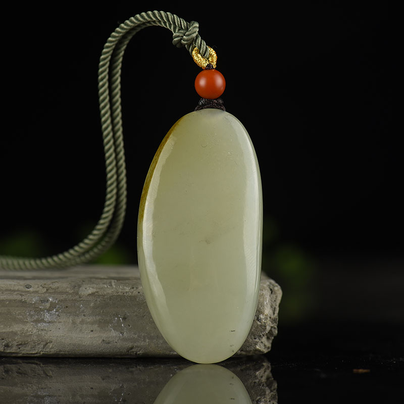 天然新疆山料和田玉福在眼前吊坠-红掌柜