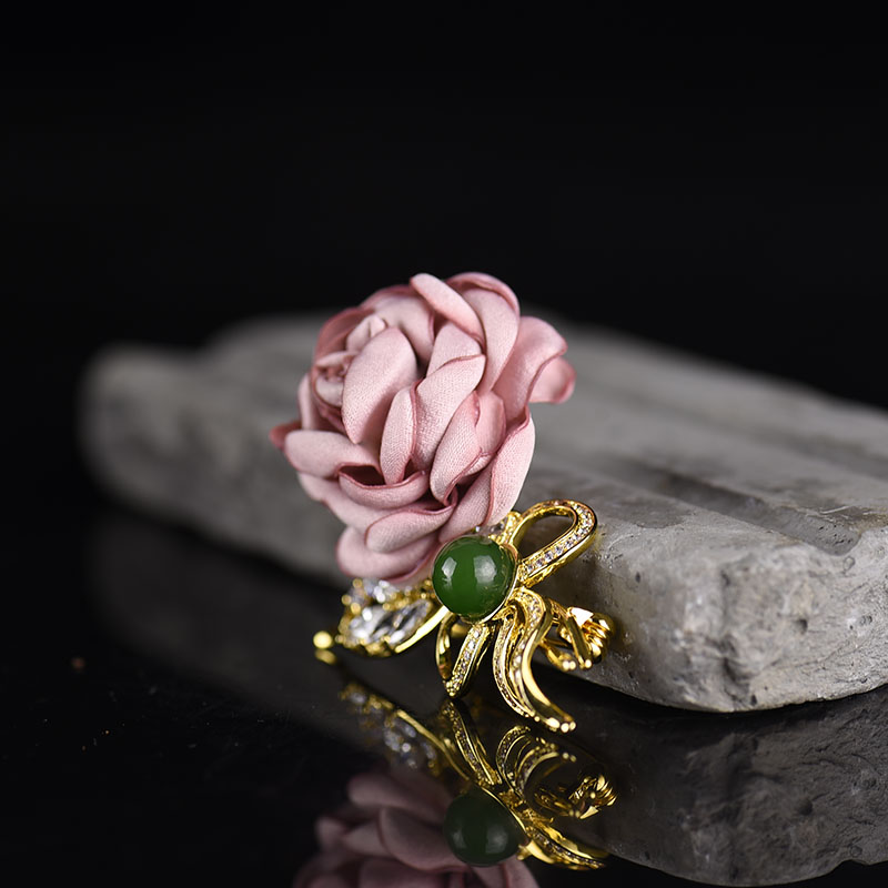 山料和田碧玉胸针-红掌柜