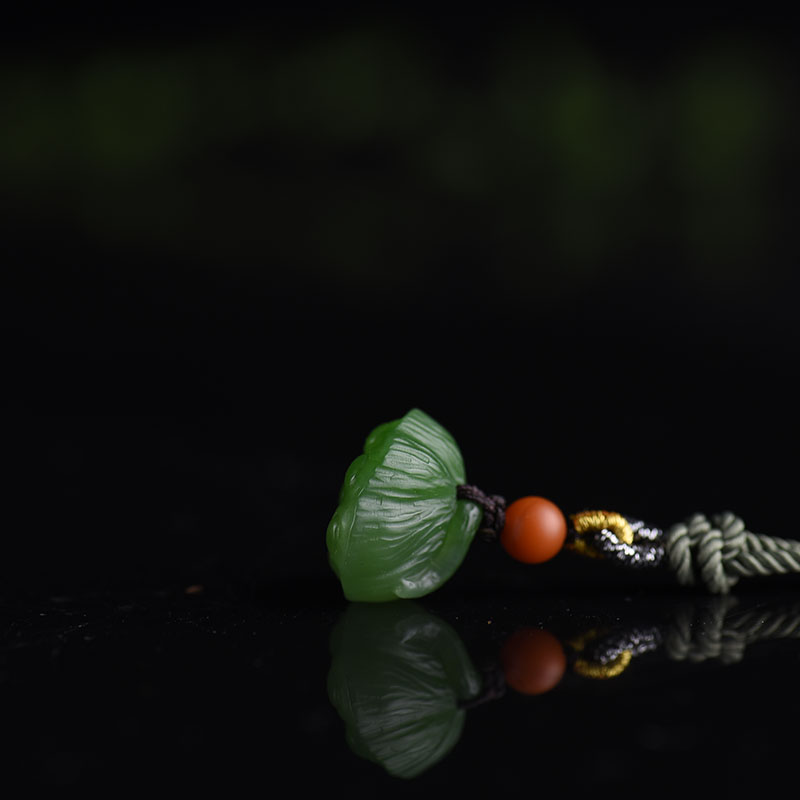 和田碧玉莲蓬吊坠-红掌柜