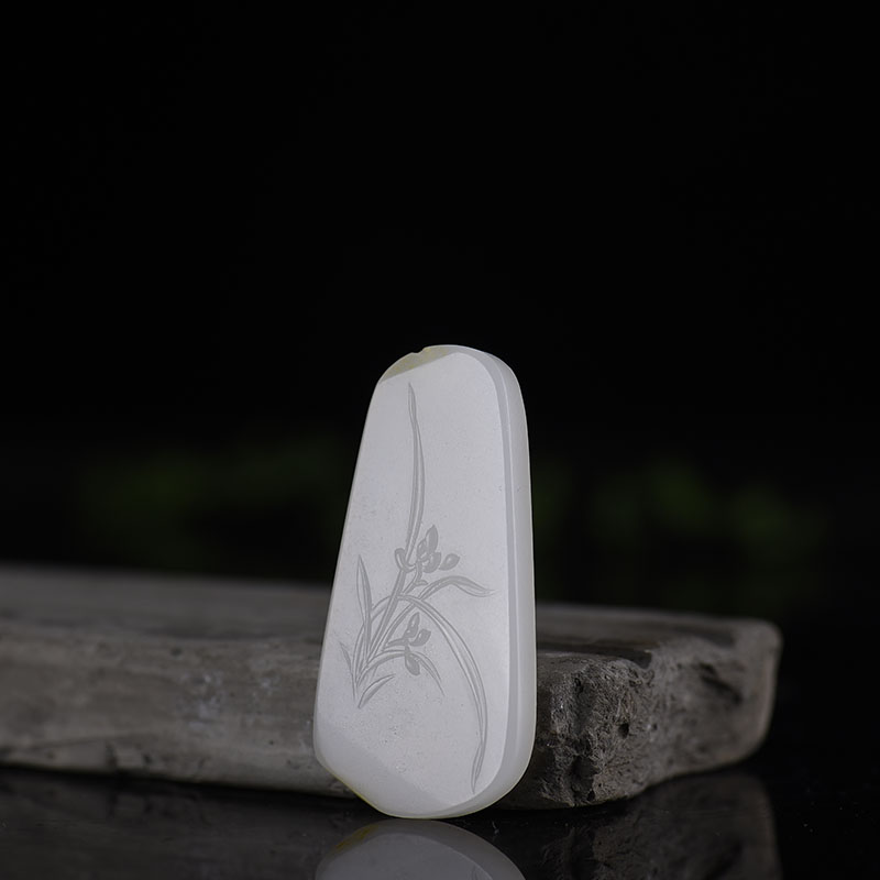 新疆山料和田羊脂白蕙质兰心吊坠-红掌柜