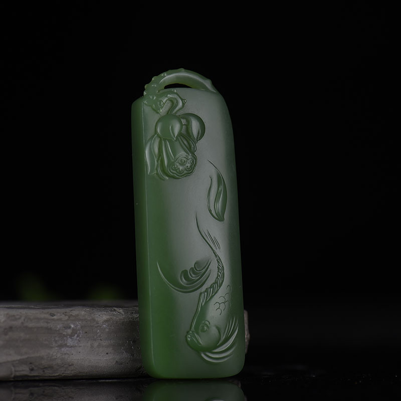 和田碧玉年年有余吊坠-红掌柜