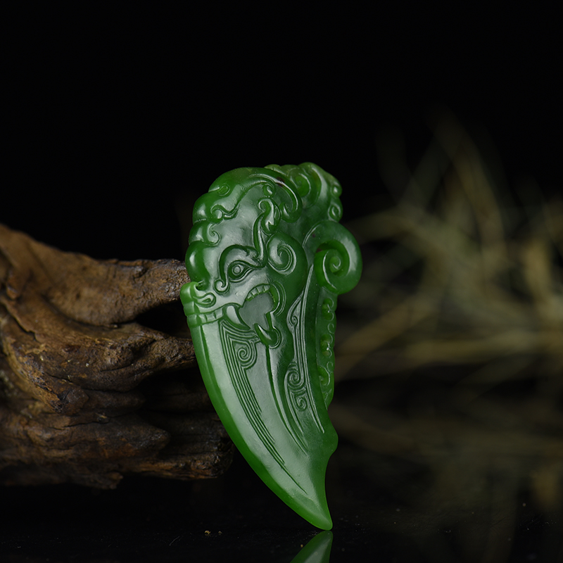 山料和田碧玉龙牙吊坠-红掌柜