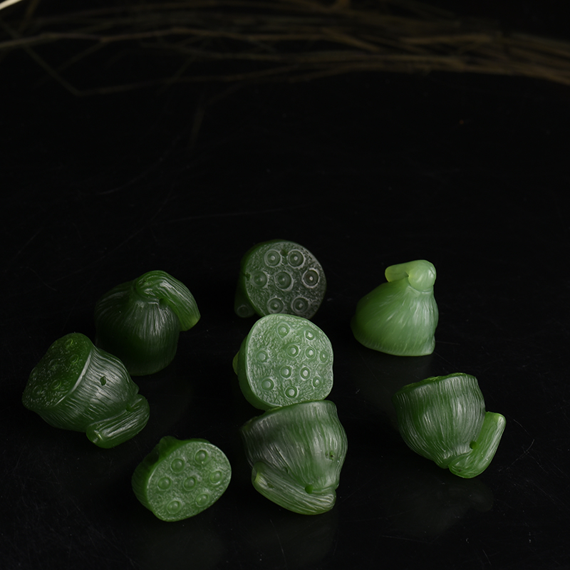 山料和田碧玉菠菜绿莲子吊坠-红掌柜