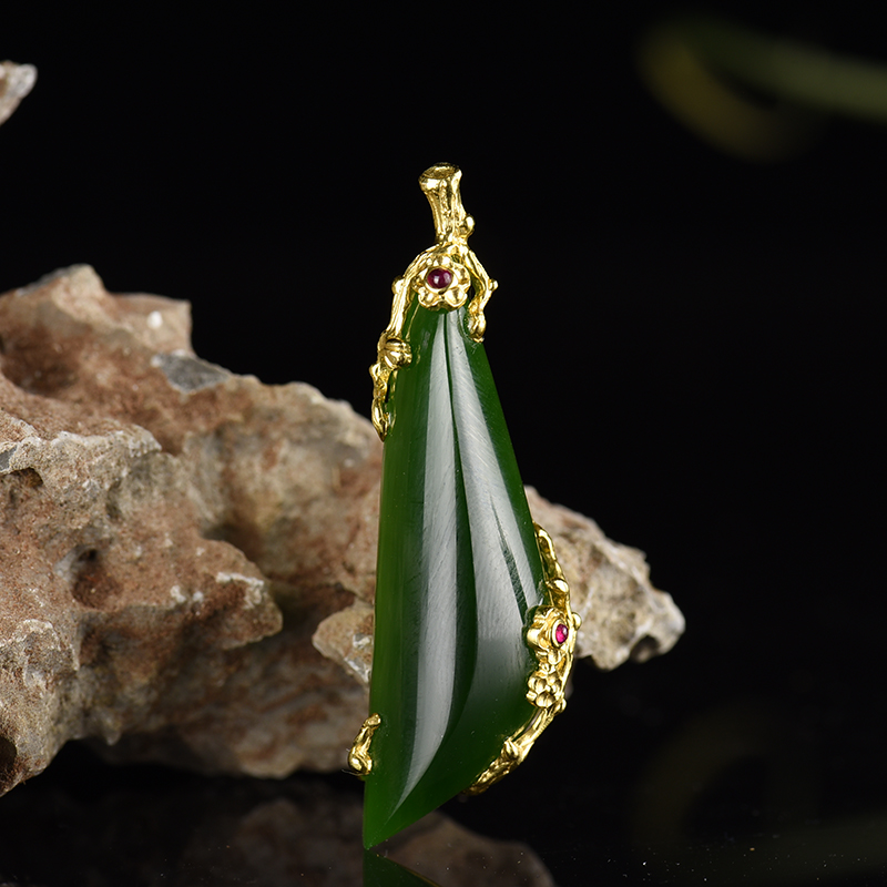 18k金镶山料和田碧玉金枝玉叶吊坠-红掌柜