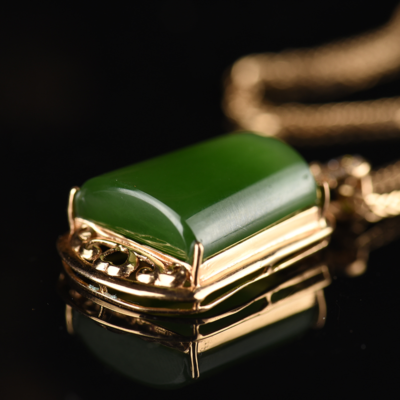 和田碧玉无事牌-红掌柜