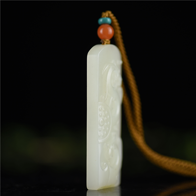 新疆天然籽料和田玉龙凤牌吊坠-红掌柜