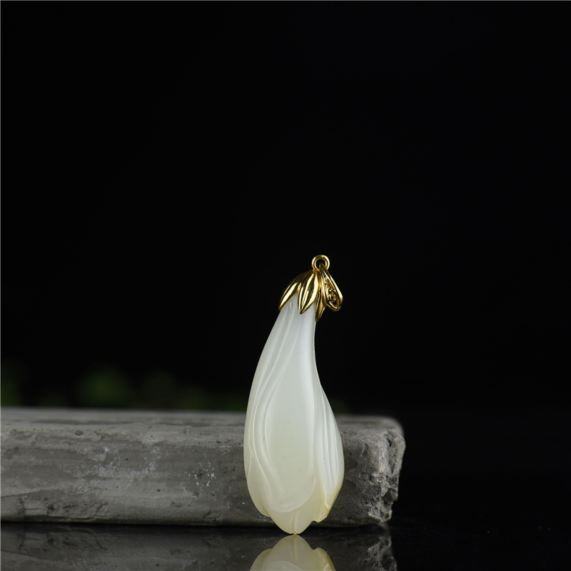 18k金镶和田白玉玉兰吊坠-红掌柜