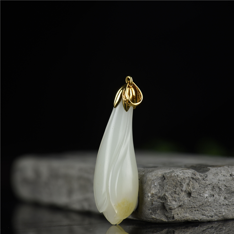 新疆和田玉玉兰吊坠-红掌柜