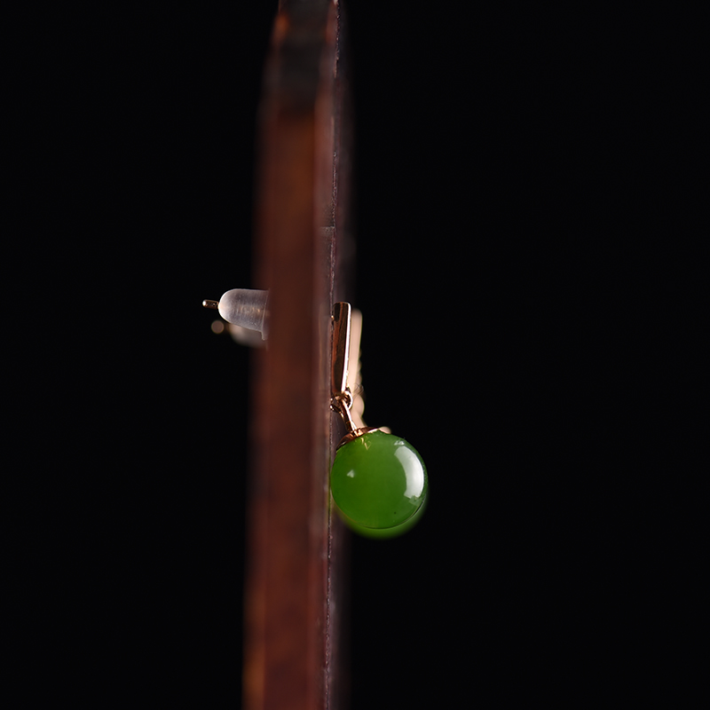 天然和田玉圆珠耳钉-红掌柜