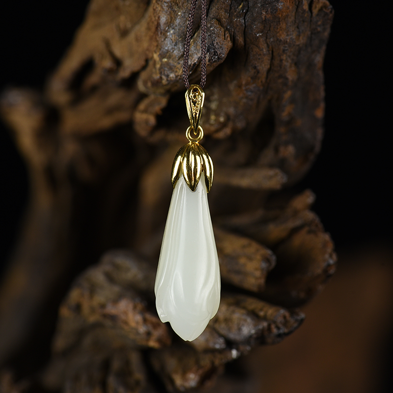 18k金镶天然和田白玉玉兰花吊坠-红掌柜