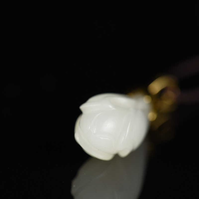 和田白玉玉兰花吊坠-红掌柜