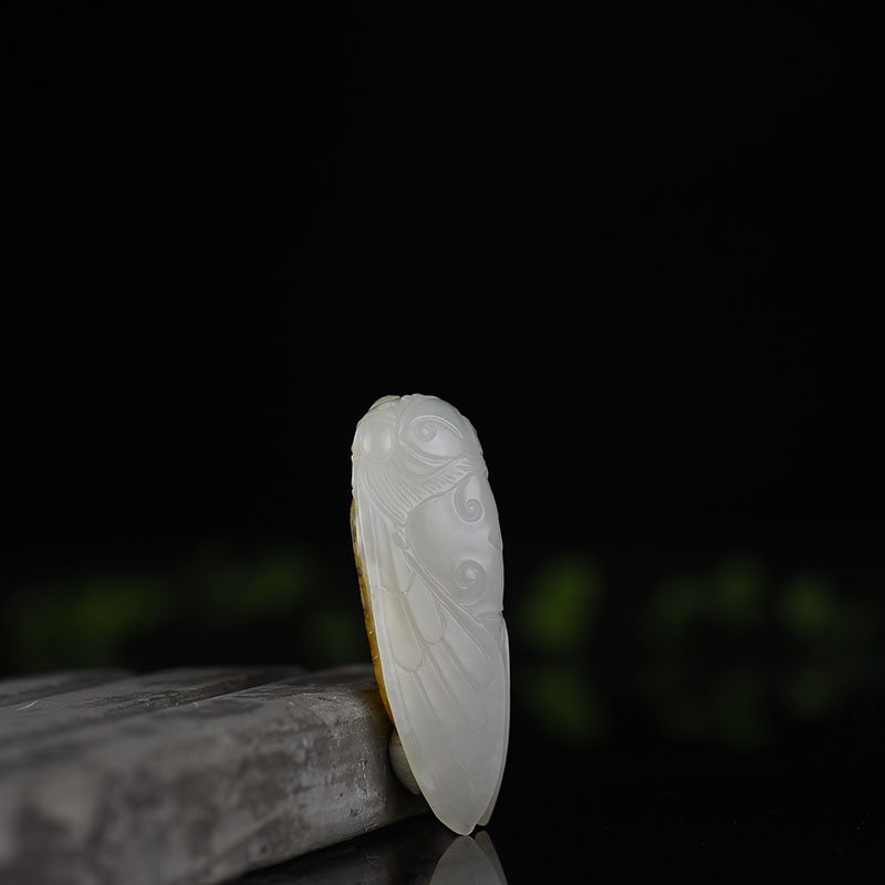 和田白玉一鸣惊人吊坠-红掌柜