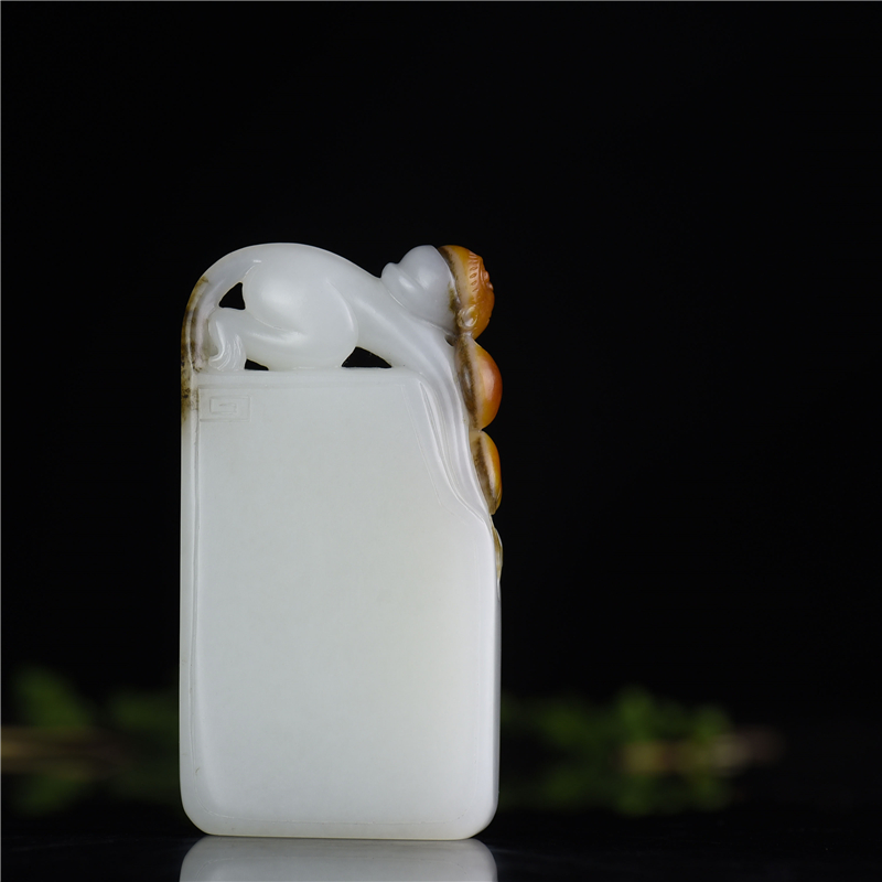 和田玉长寿无事牌吊坠-红掌柜