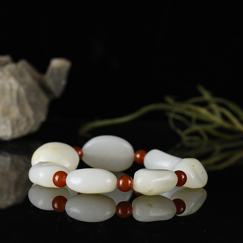 新疆天然籽料和田白玉手串-红掌柜