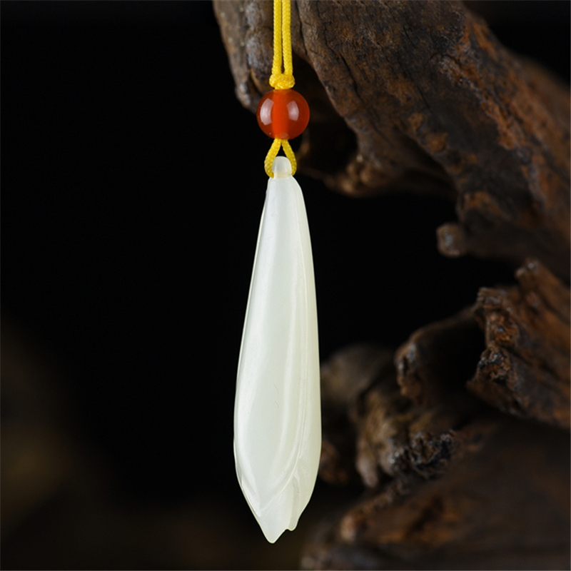 山料和田玉玉兰花吊坠-红掌柜