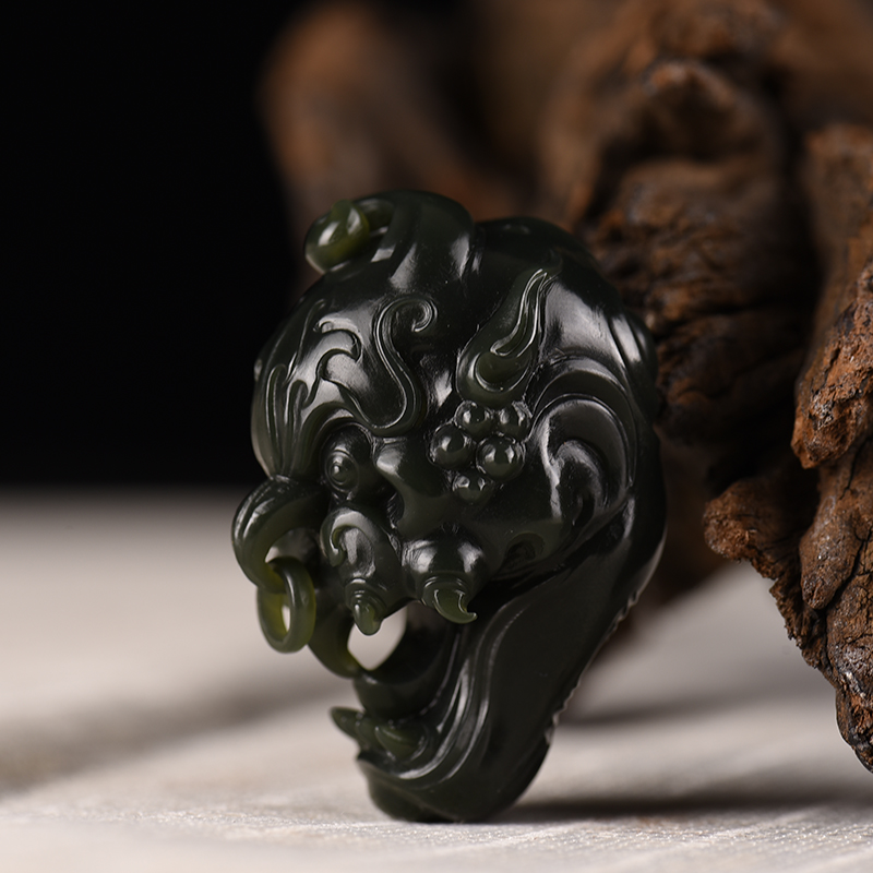 天然山料和田青玉守护辟邪吊坠-红掌柜