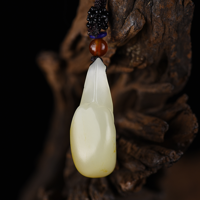新疆天然山料和田白玉吊坠-红掌柜