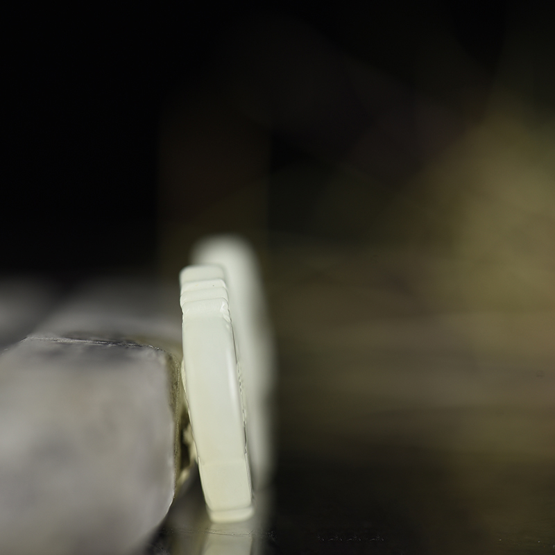 和田白玉平安锁吊坠组合-红掌柜