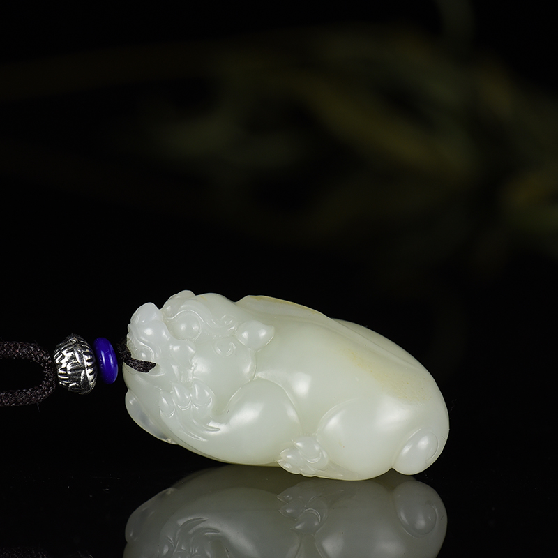 和田白玉貔貅吊坠-红掌柜