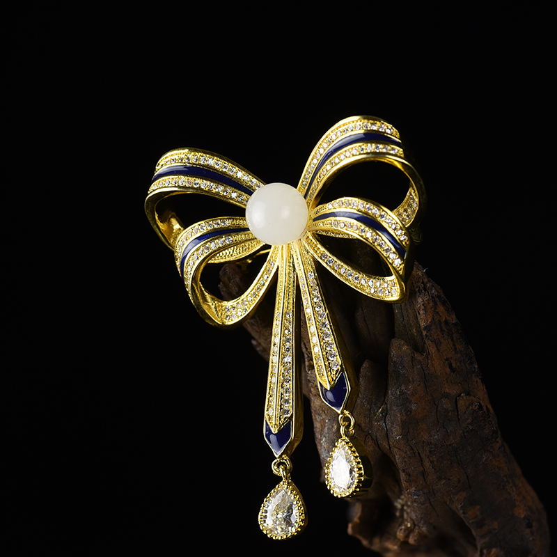 合金镶锆山料和田玉胸针-红掌柜