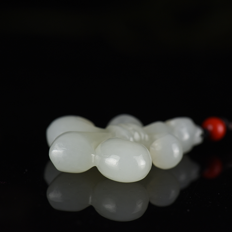 新疆山料和田玉吊坠-红掌柜