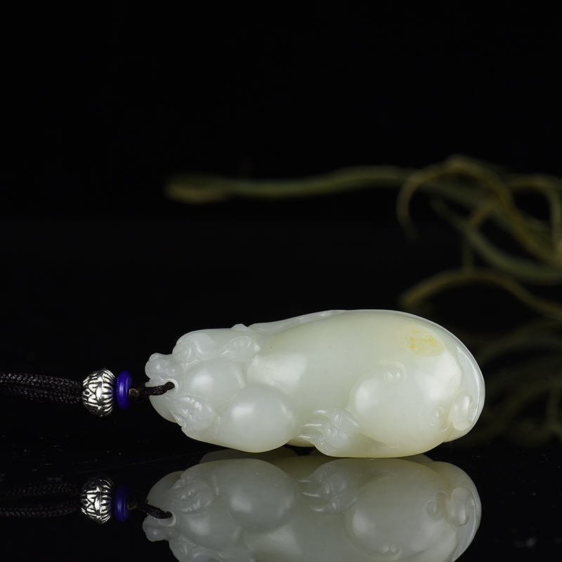 和田白玉貔貅吊坠-红掌柜