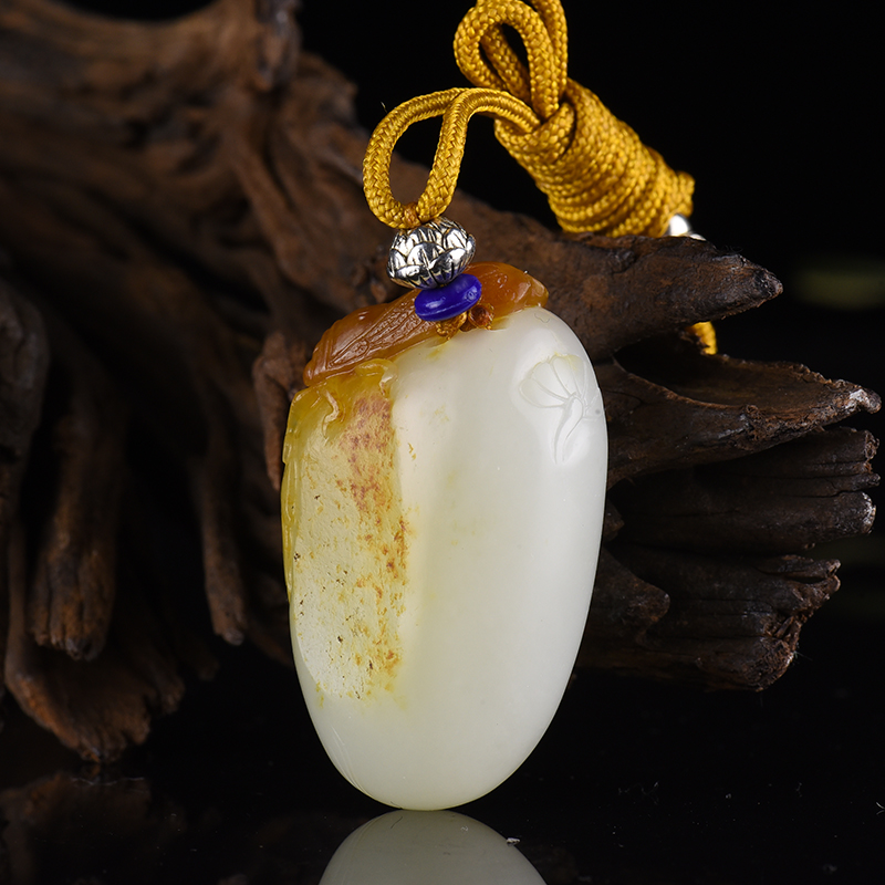 籽料和田玉吊坠-红掌柜