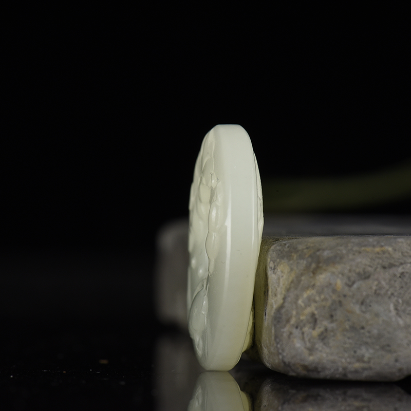 和田白玉吊坠-红掌柜