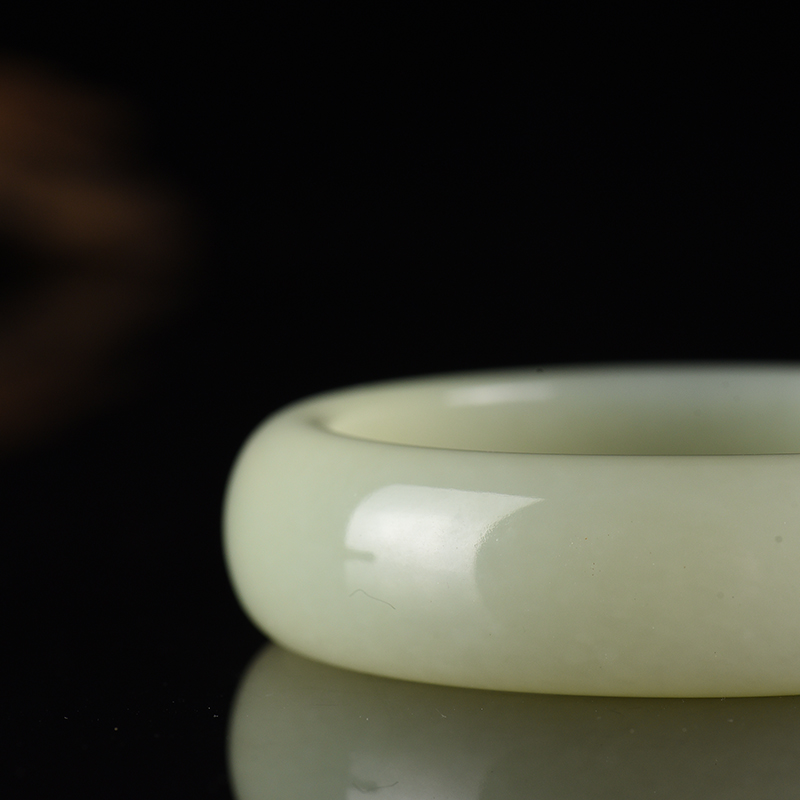 新疆山料和田青白玉扁镯-红掌柜