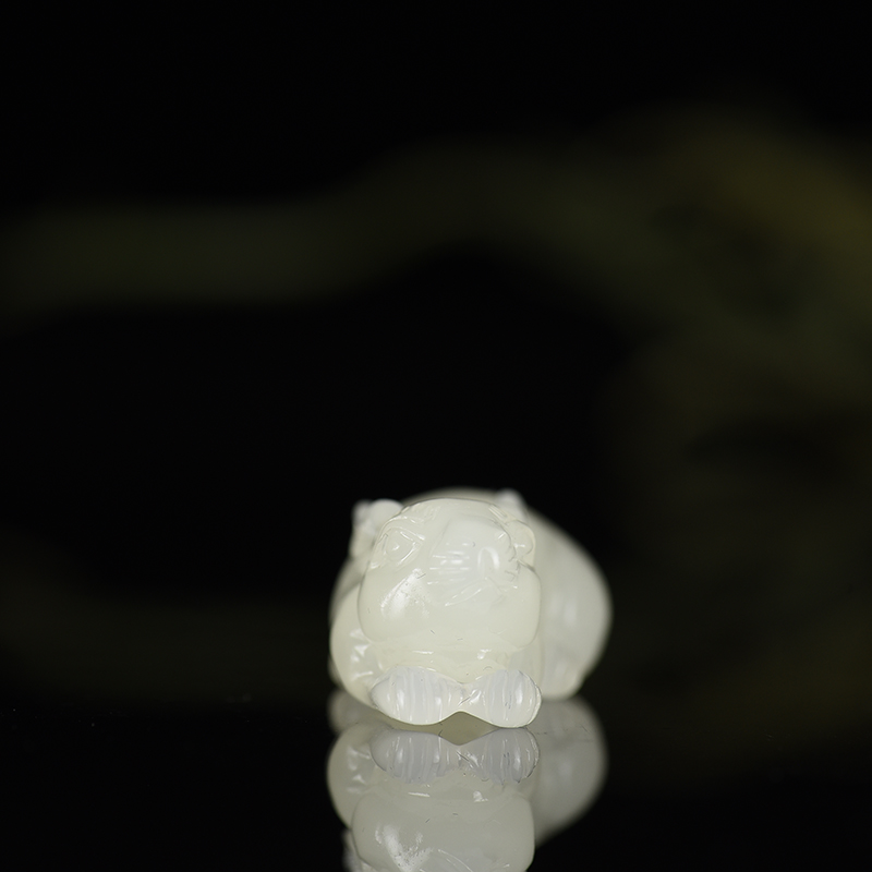 新疆天然山料和田白玉吊坠-红掌柜