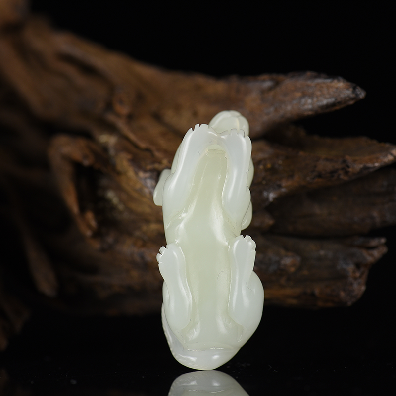 新疆天然和田白玉戌狗吊坠-红掌柜