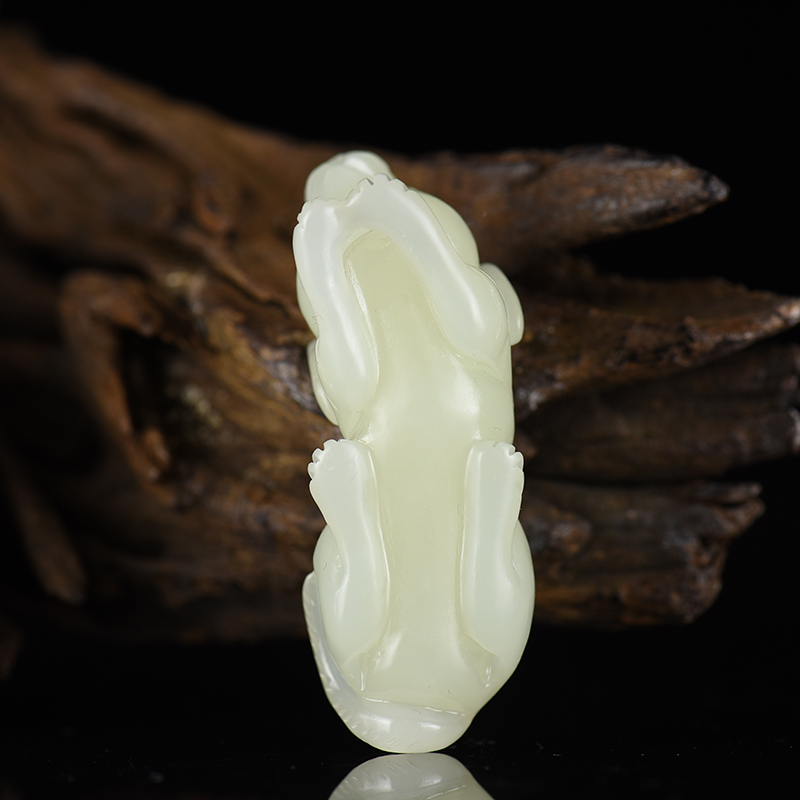 新疆天然和田白玉戌狗吊坠-红掌柜