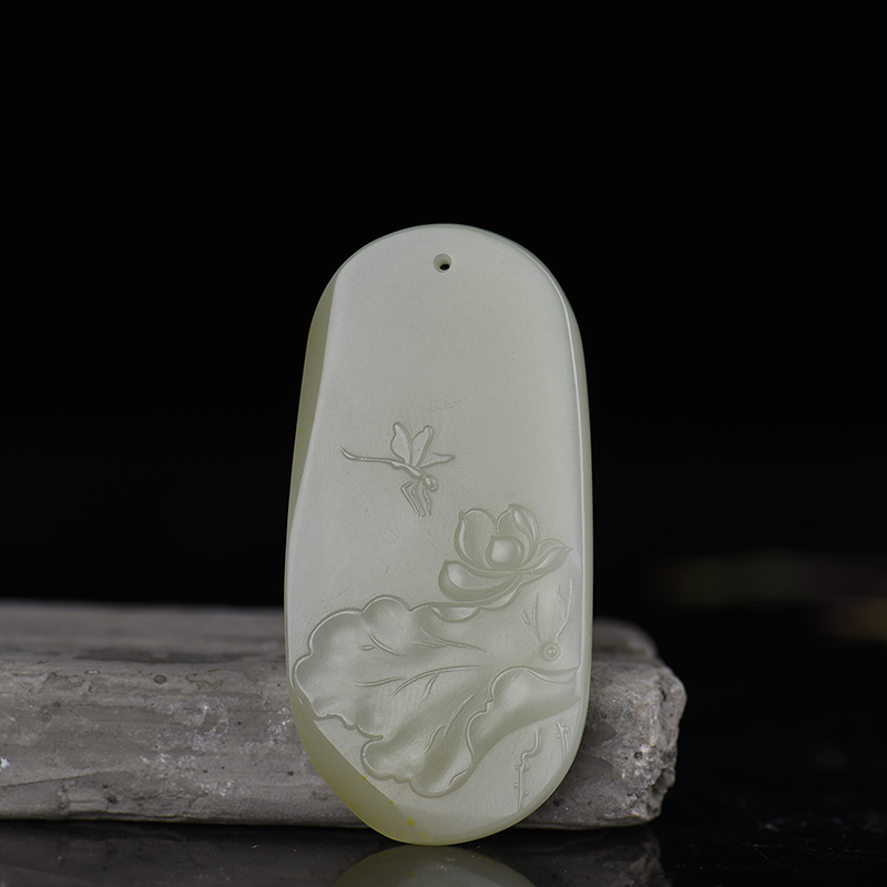 籽料和田青白玉亭亭玉立吊坠-红掌柜