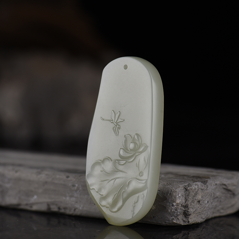 籽料和田玉亭亭玉立吊坠-红掌柜