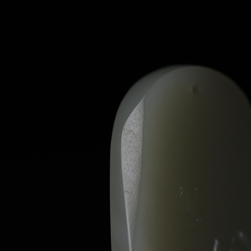 和田玉亭亭玉立吊坠-红掌柜