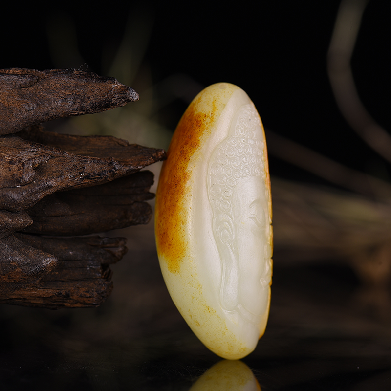 俏色籽料和田玉一念之间挂坠-红掌柜