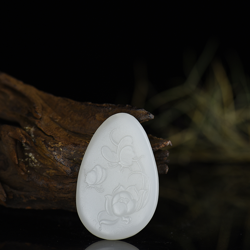 新疆天然籽料和田白玉蝶恋花吊坠-红掌柜