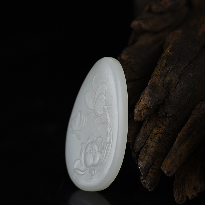 新疆天然籽料和田玉蝶恋花吊坠-红掌柜