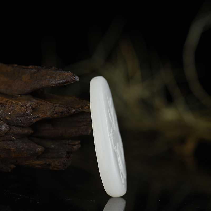 和田玉蝶恋花吊坠-红掌柜